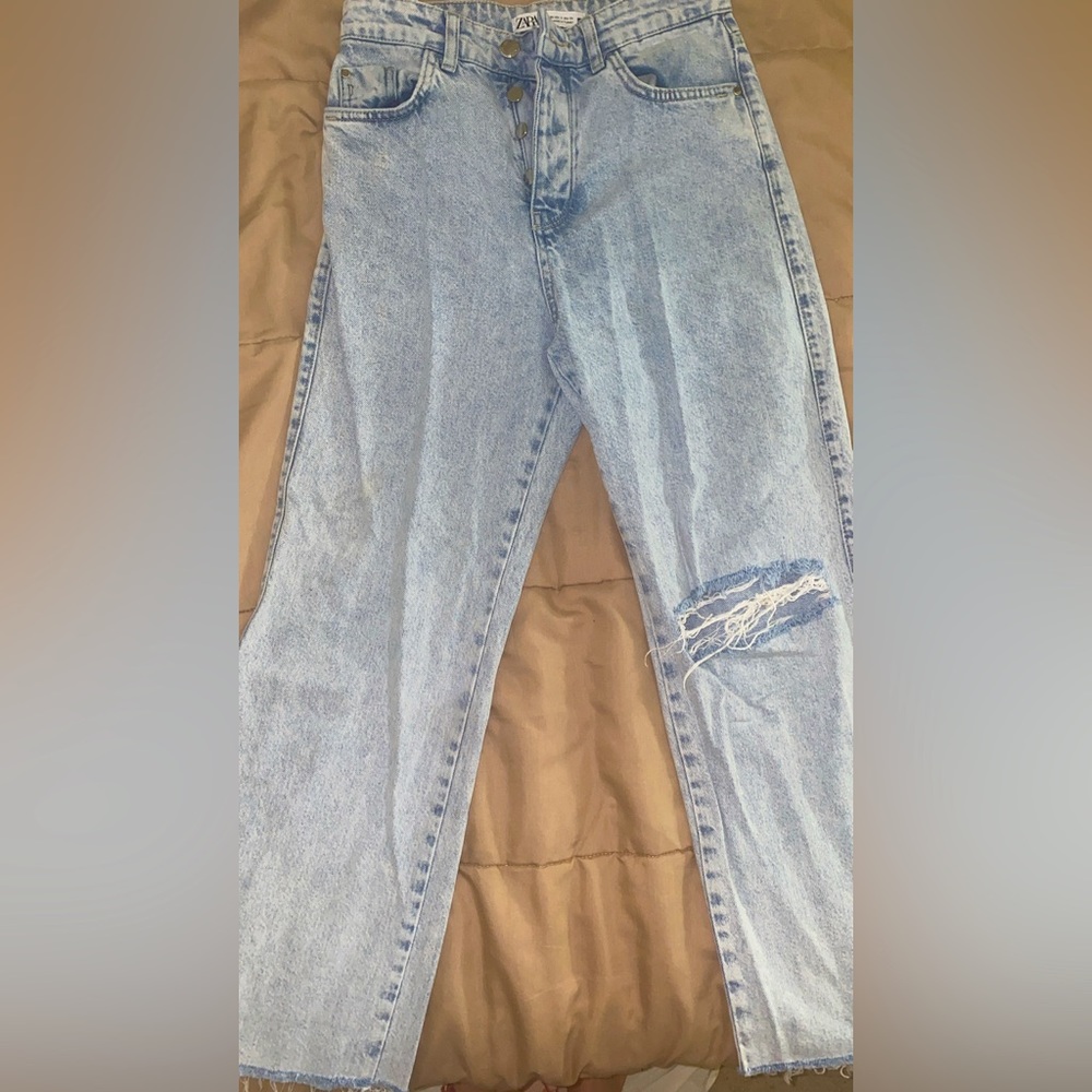 ZARA High Rise Straight Leg Jeans. Size US 2. Blue.